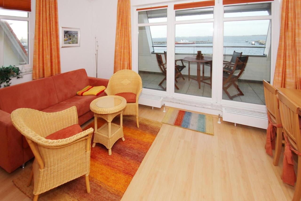 Hafennahe Ferienwohnung Mit Balkon Und Meerblick - Hafenhaeuser Wiek Wohnung 13 Wiek auf Ruegen Luaran gambar